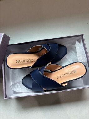Modencoco Women's Navy Cross-Band Slide Mules
